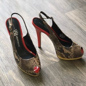 ROCK & REPUBLIC Faux Snakeskin Peep Toe Heels